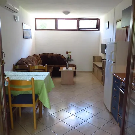 & Pine Apartman Biograd na Moru