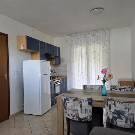 & Pine Apartman