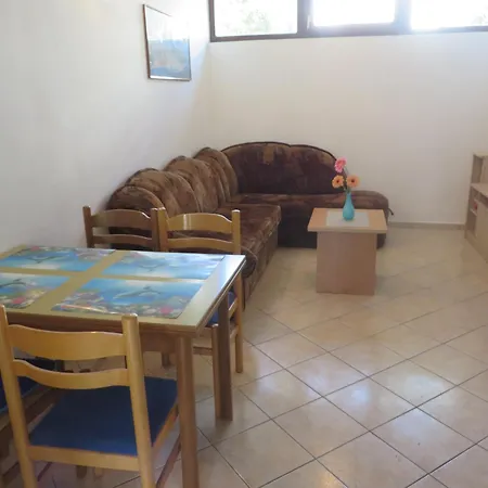 & Pine Apartament Biograd Na Moru